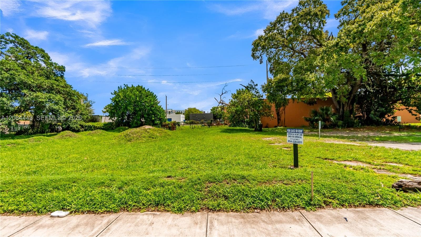 24 NW 5th Ave, Dania Beach FL 33004