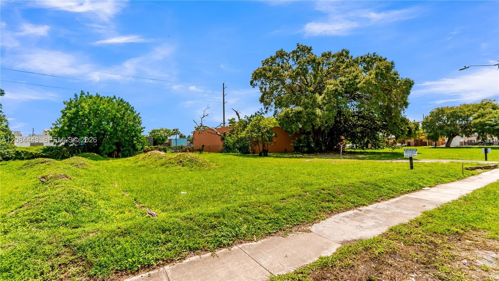 24 NW 5th Ave, Dania Beach FL 33004