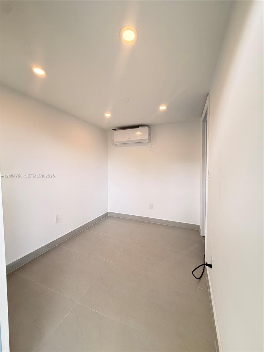 1899 NW 21st St # 8, Miami FL 33142