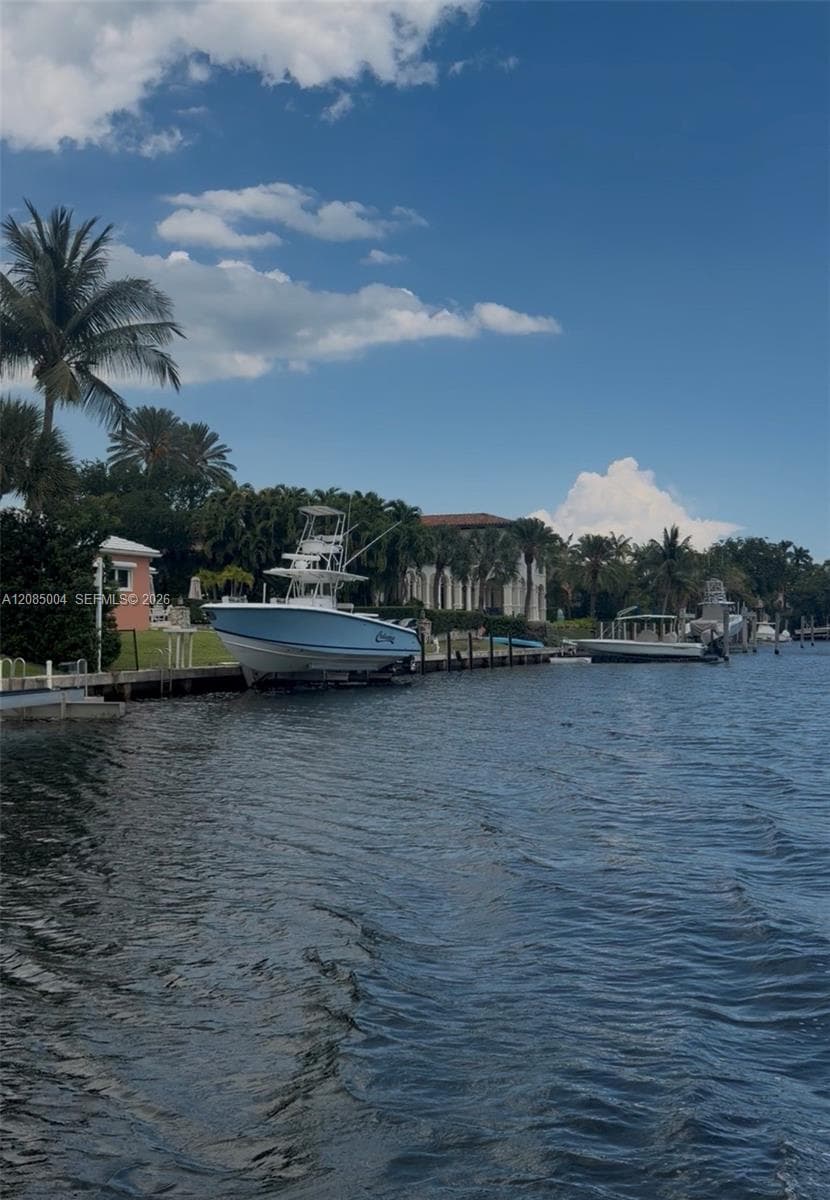 470 Marquesa Dr, Coral Gables FL 33156