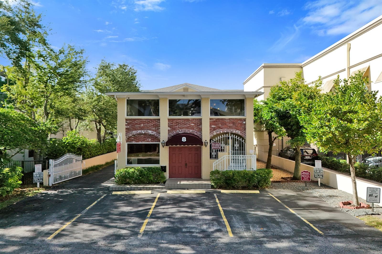 8 SE 8TH Street, Fort Lauderdale FL 33316