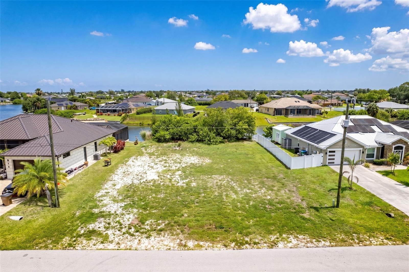 623 NE 7TH Terrace, Cape Coral FL 33909