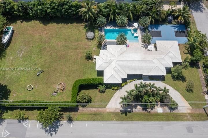400 NE 2nd St, Pompano Beach FL 33060