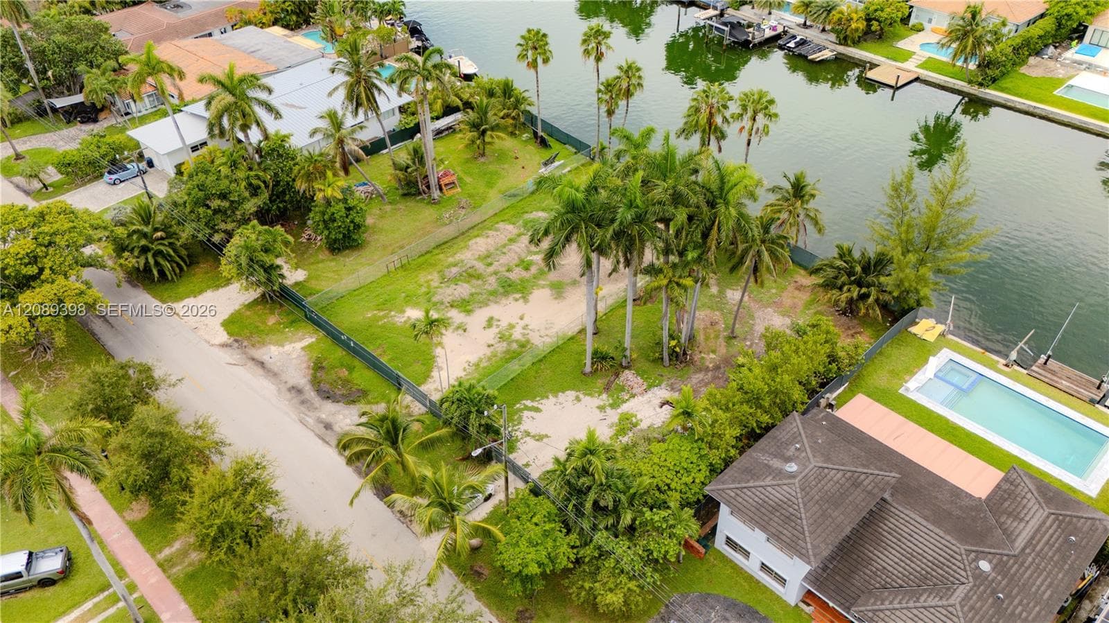 1415 Marseille Dr, Miami Beach FL 33141
