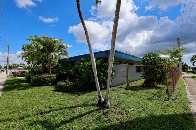 2825 E 4th Ave, Hialeah FL 33013