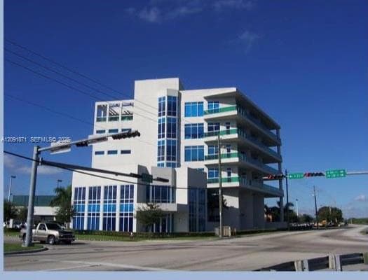 2300 W 84th St # 100, Hialeah FL 33016
