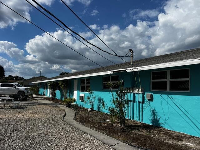 1845 DILLONE Lane, FL 33408