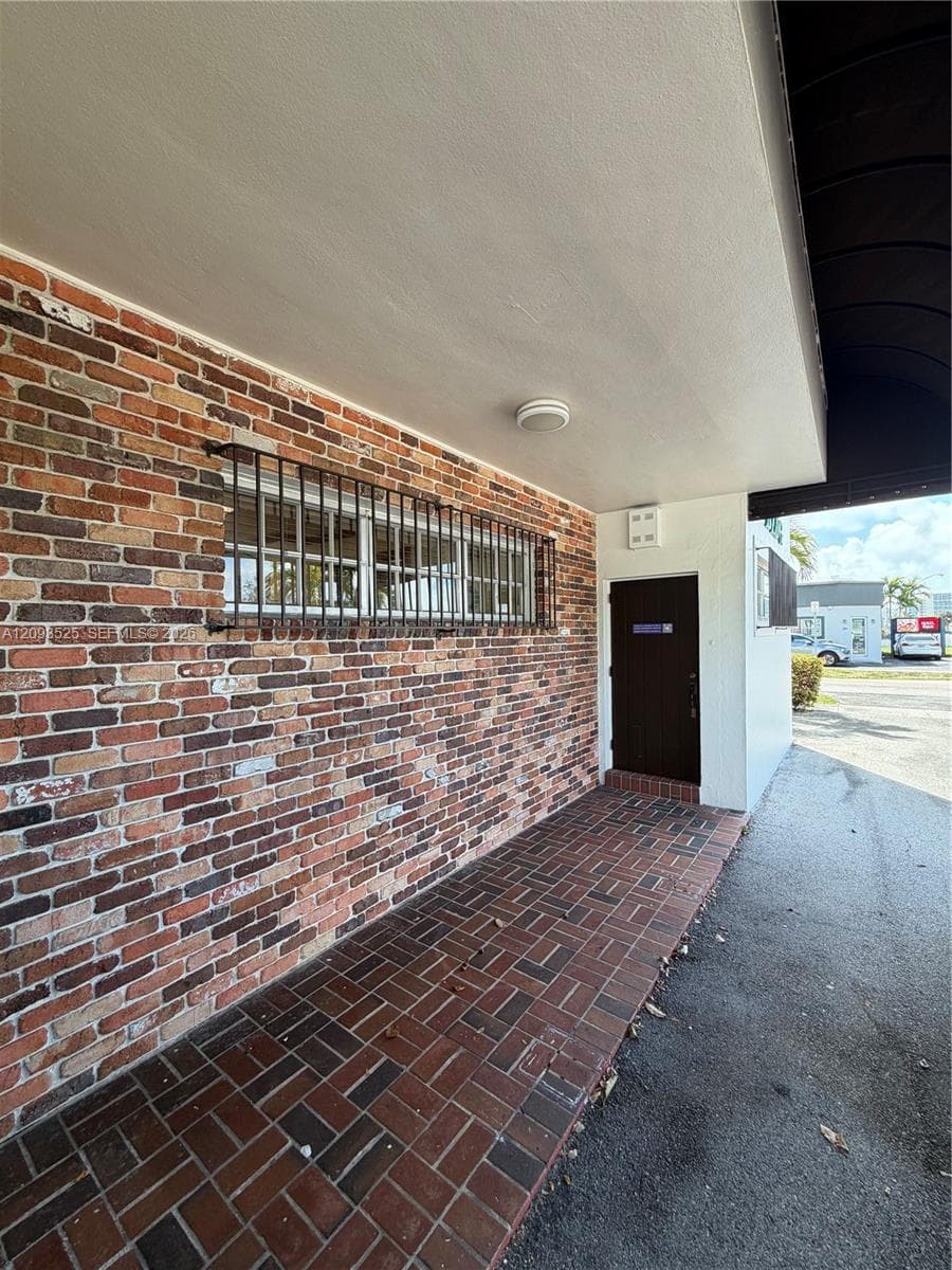 1933 SW 27th Ave, Miami FL 33145