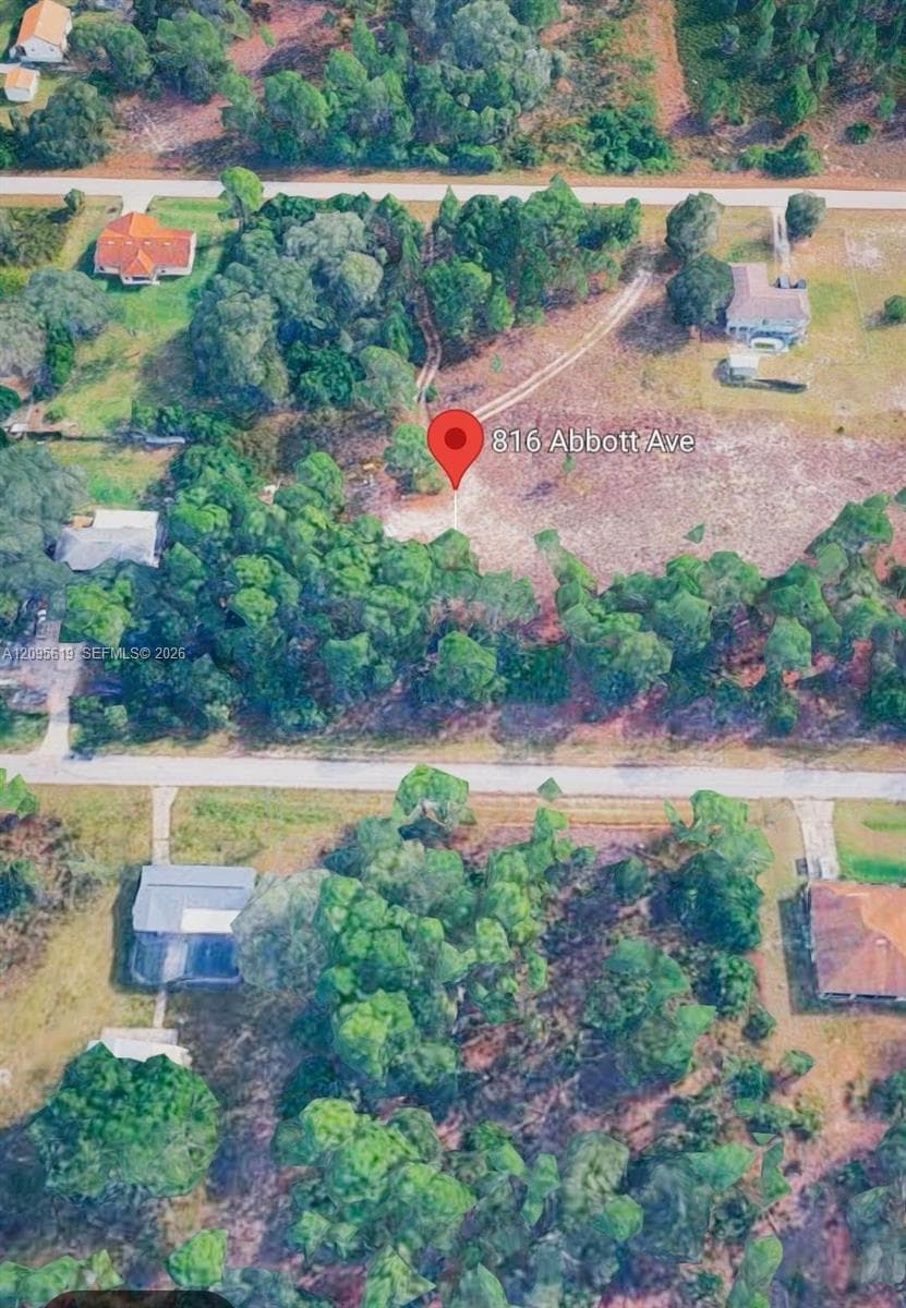 816 Abbott Ave, Lehigh Acres FL 33972