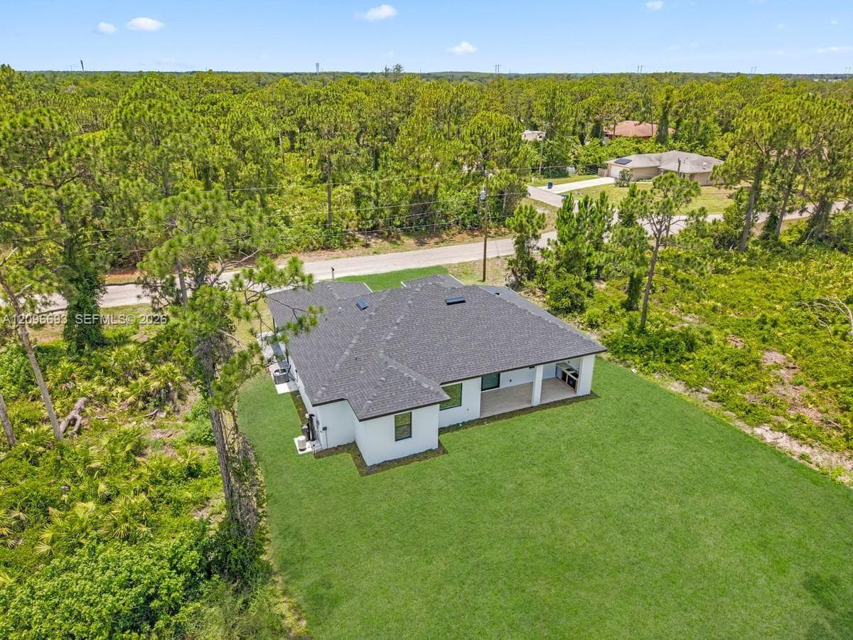 909 Ardmore st, Lehigh Acres FL 33974