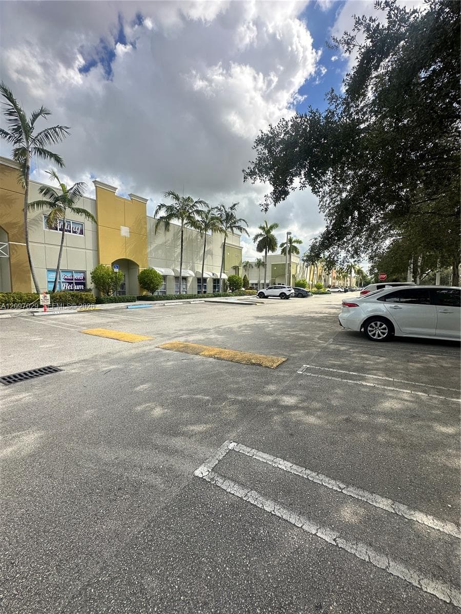 11251 NW 20th St # 116, Sweetwater FL 33172