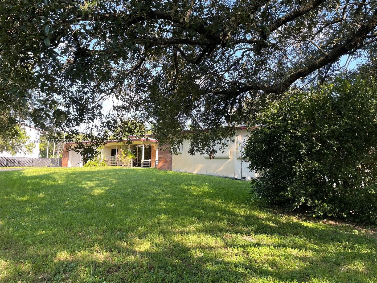 3,000SF home that's rundown