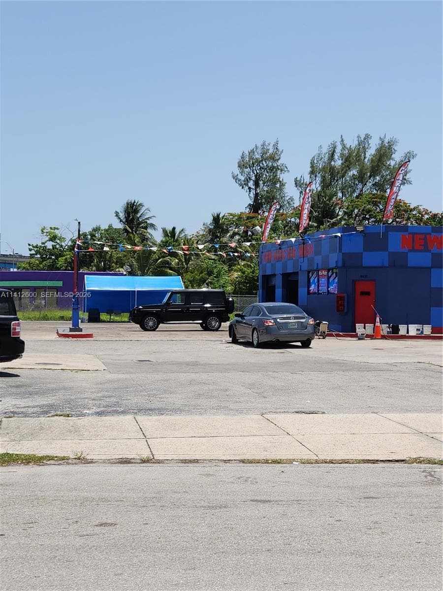 4420 NW 7th Ave, Miami FL 33127