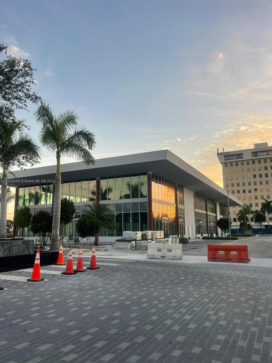 1006 E HALLANDALE BEACH BLVD # 206, Hallandale Beach FL 33009