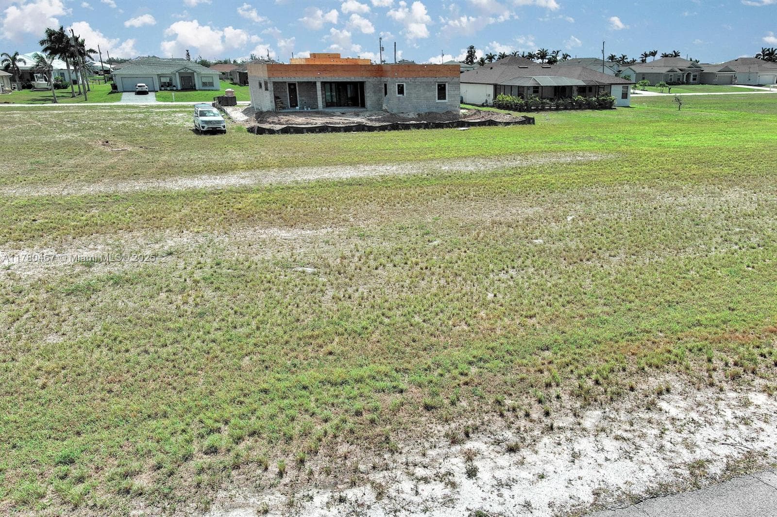 1037 NW 37TH PL, Cape Coral FL 33993