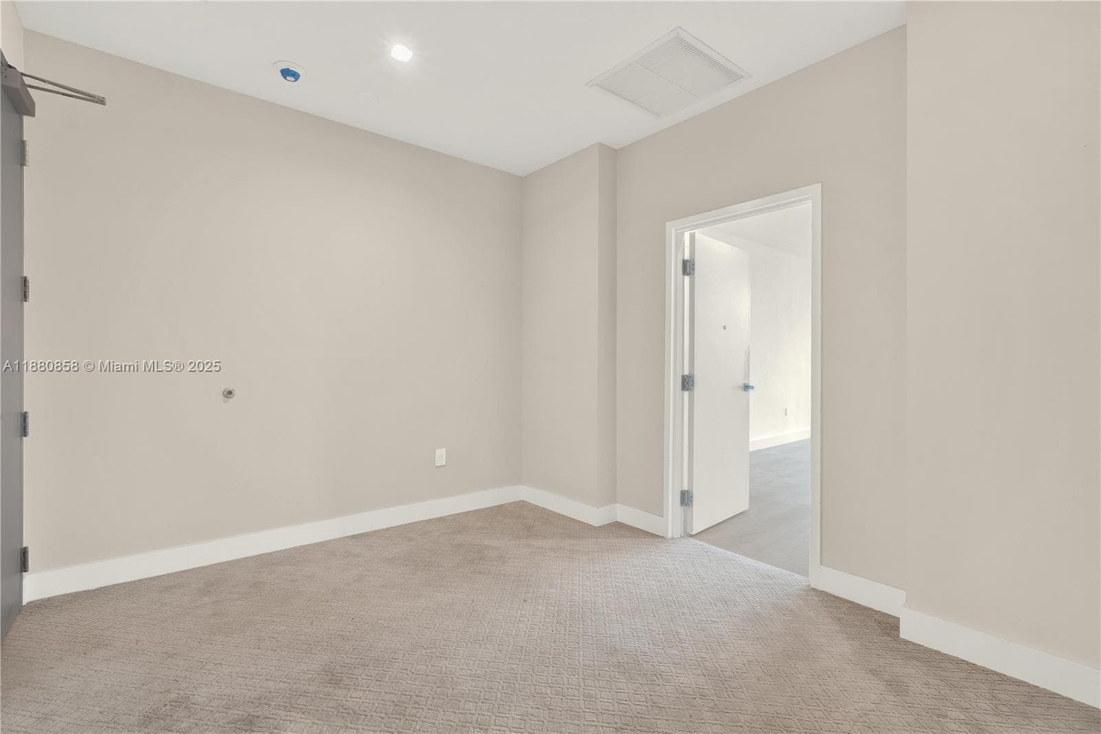 2820 NE 214th St # 1005, Aventura FL 33180