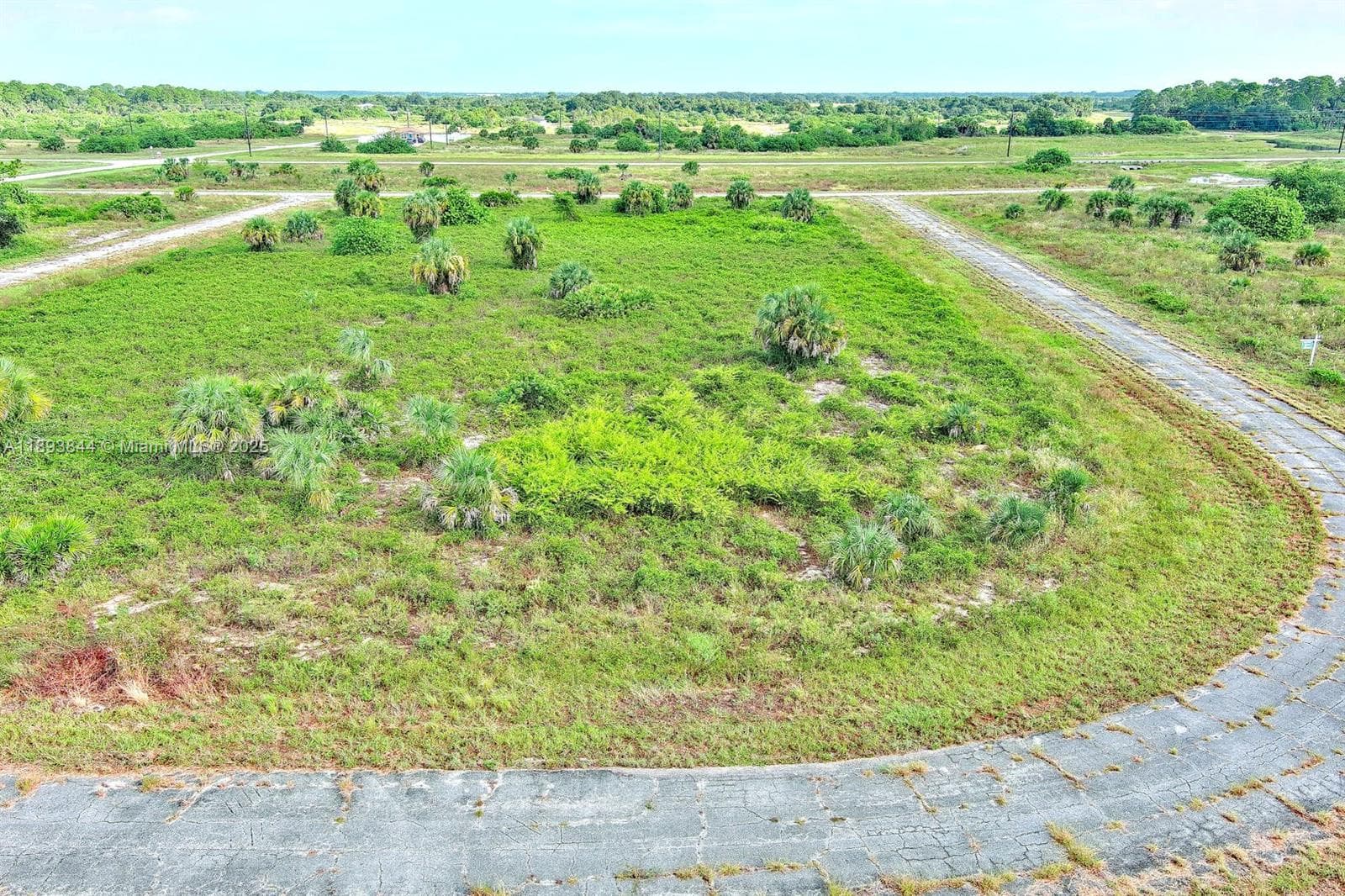 121 ARDMORE CIR, Other City - In The State Of Florida FL 33935
