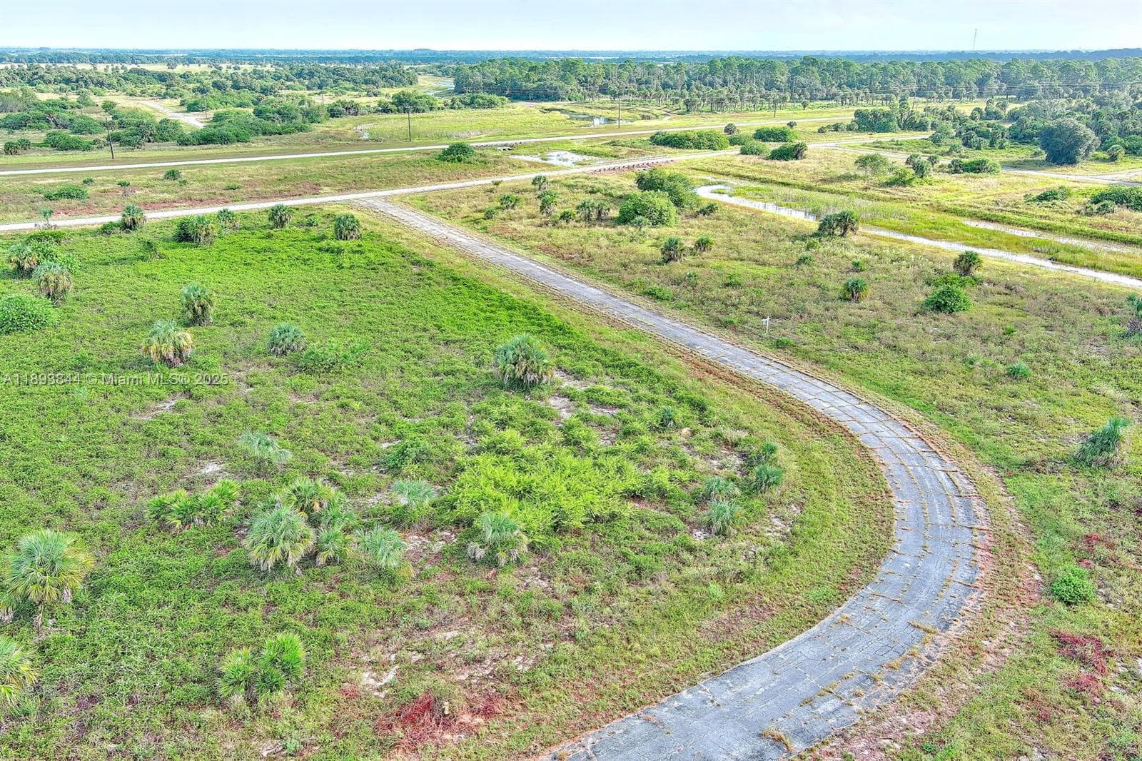 121 ARDMORE CIR, Other City - In The State Of Florida FL 33935