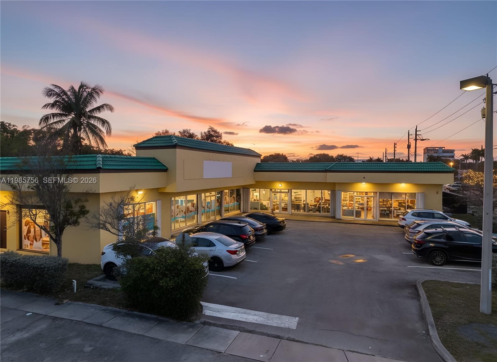 124 S Federal Hwy, Hallandale Beach FL 33009