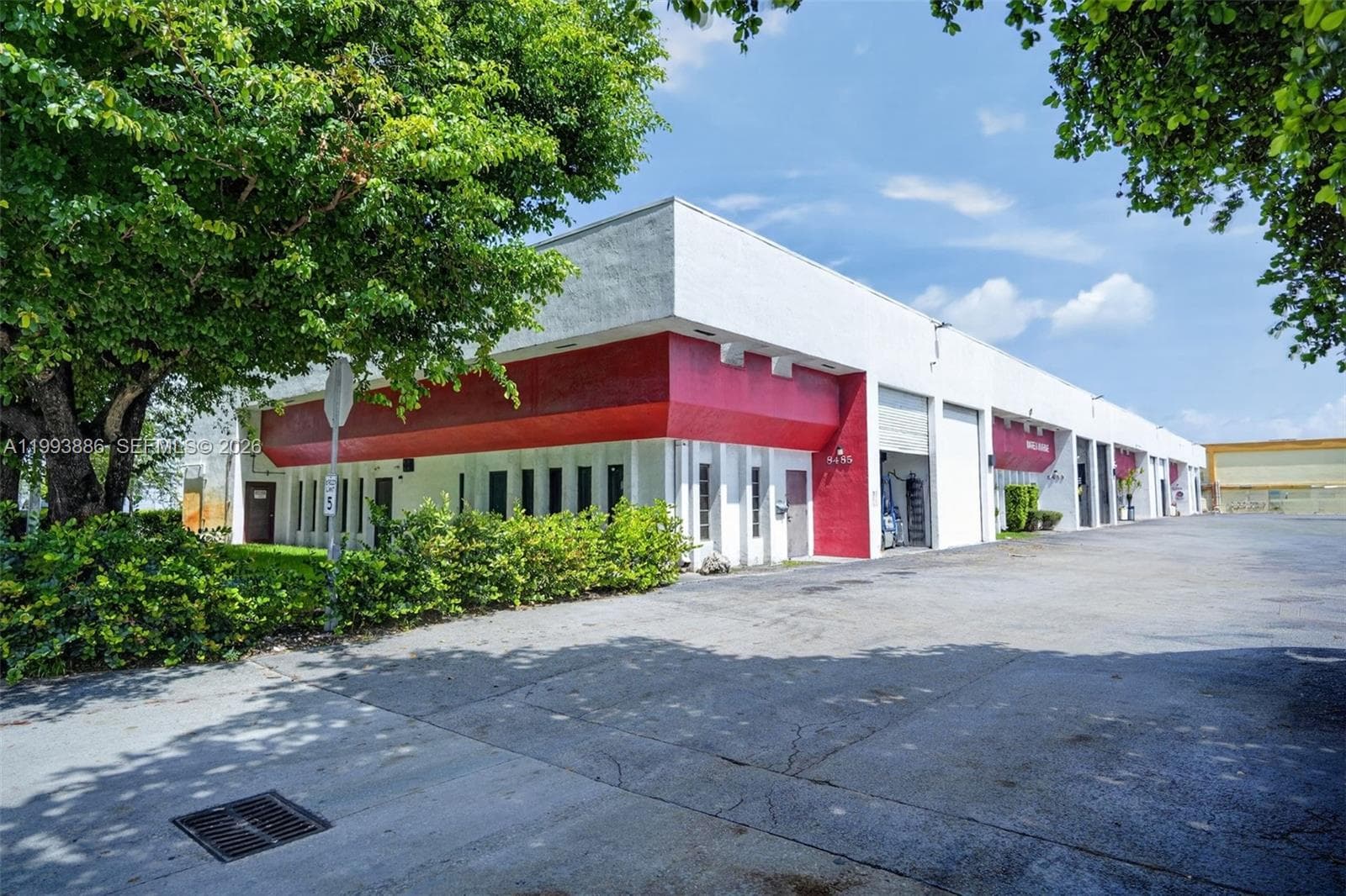 Warehouse/Restaurant For Sale In Doral, Doral FL 33166