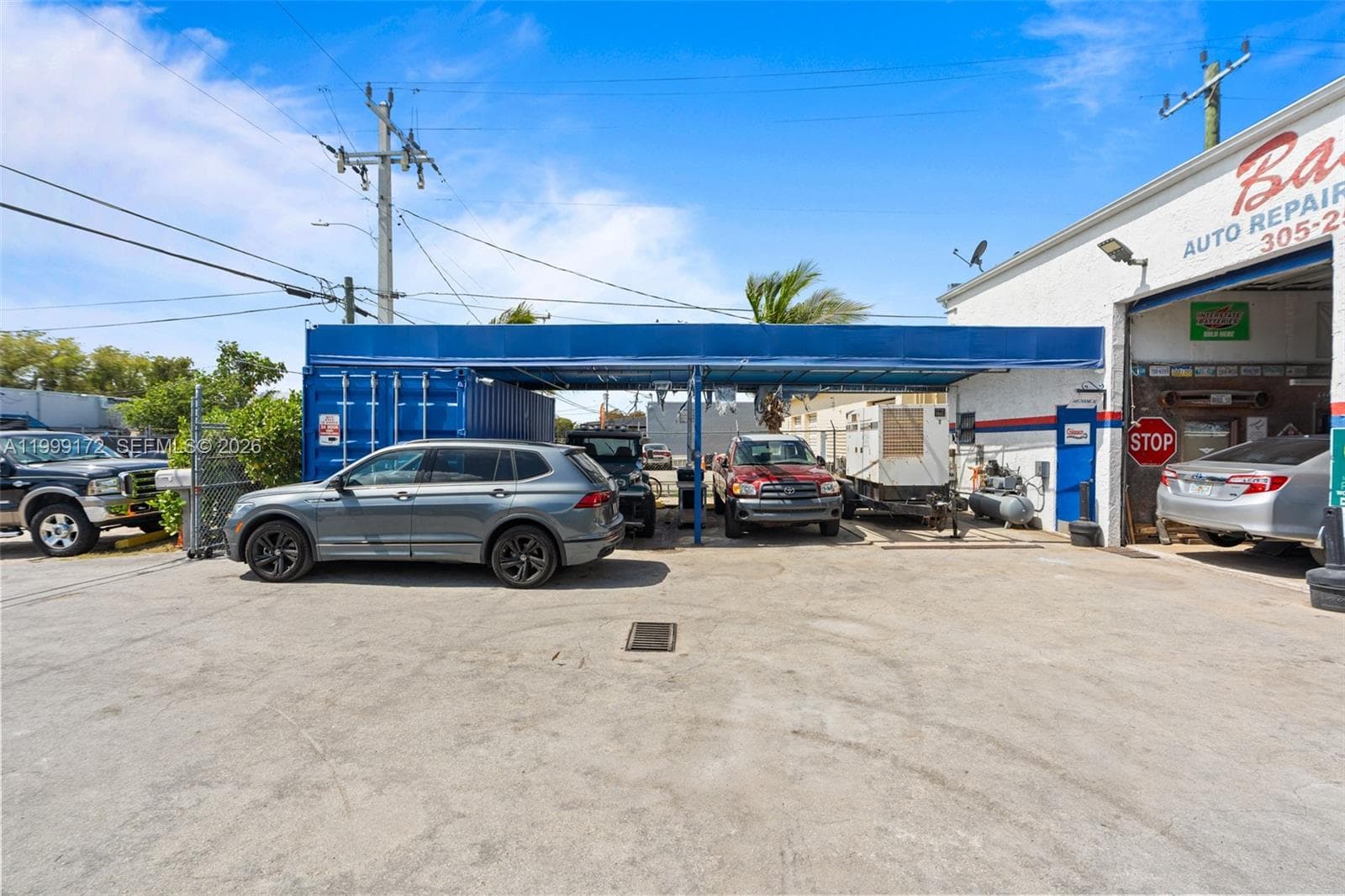 Exterior Entry Parking