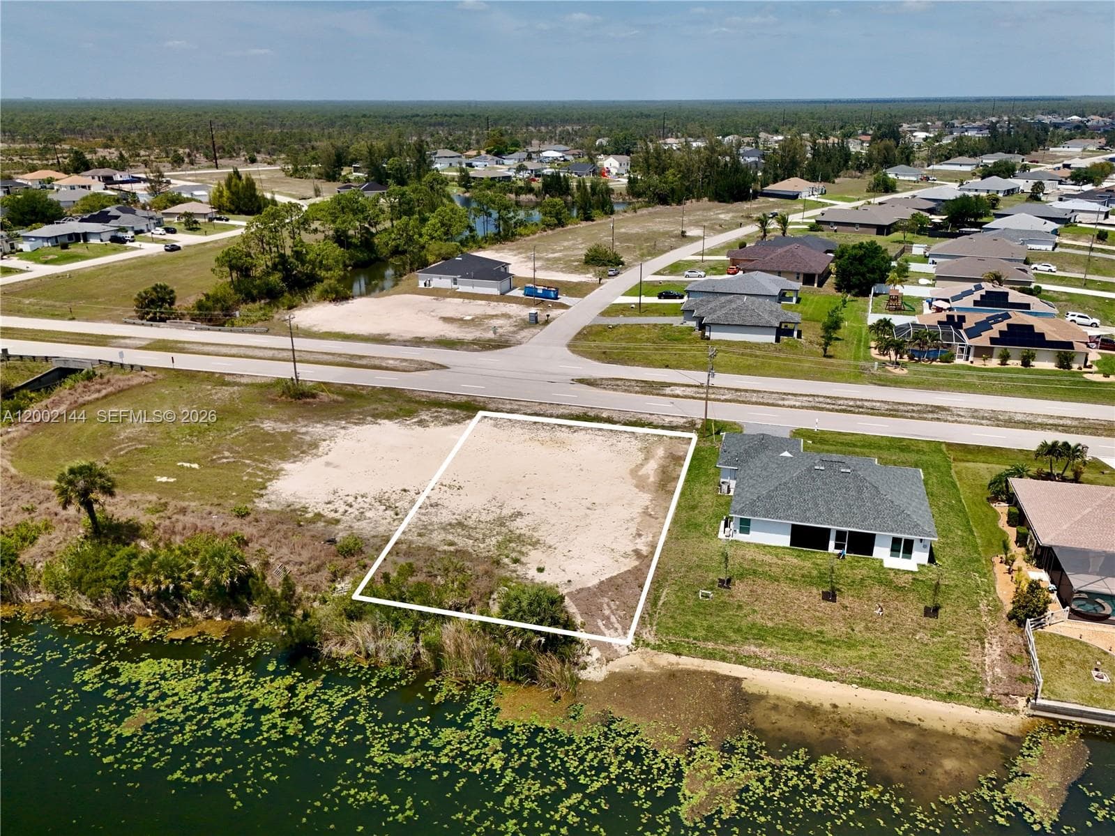 900 VOGIANTZIS PKWY, Cape Coral FL 33909