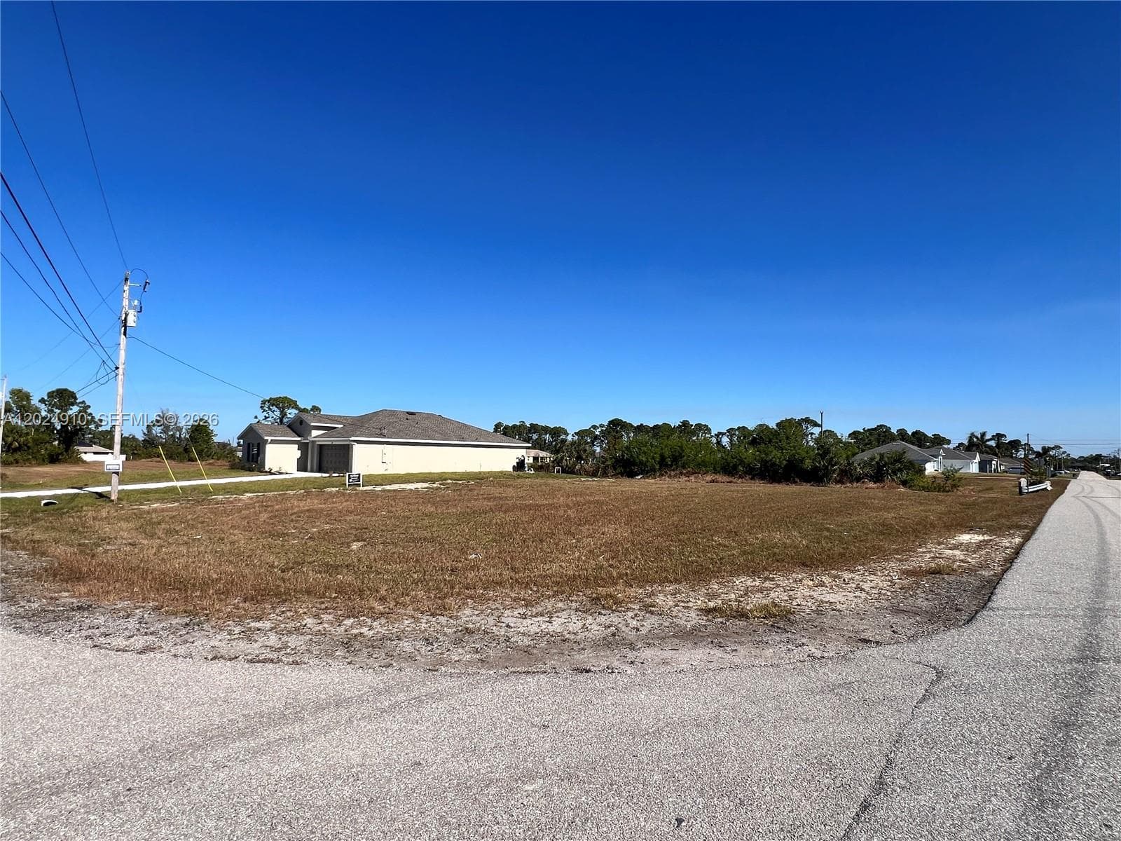 3239 NE 9 Avenue, Cape Coral FL 33909