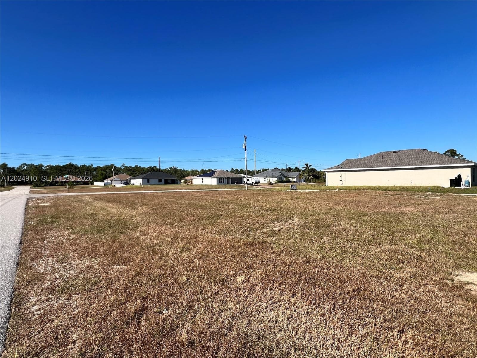 3239 NE 9 Avenue, Cape Coral FL 33909