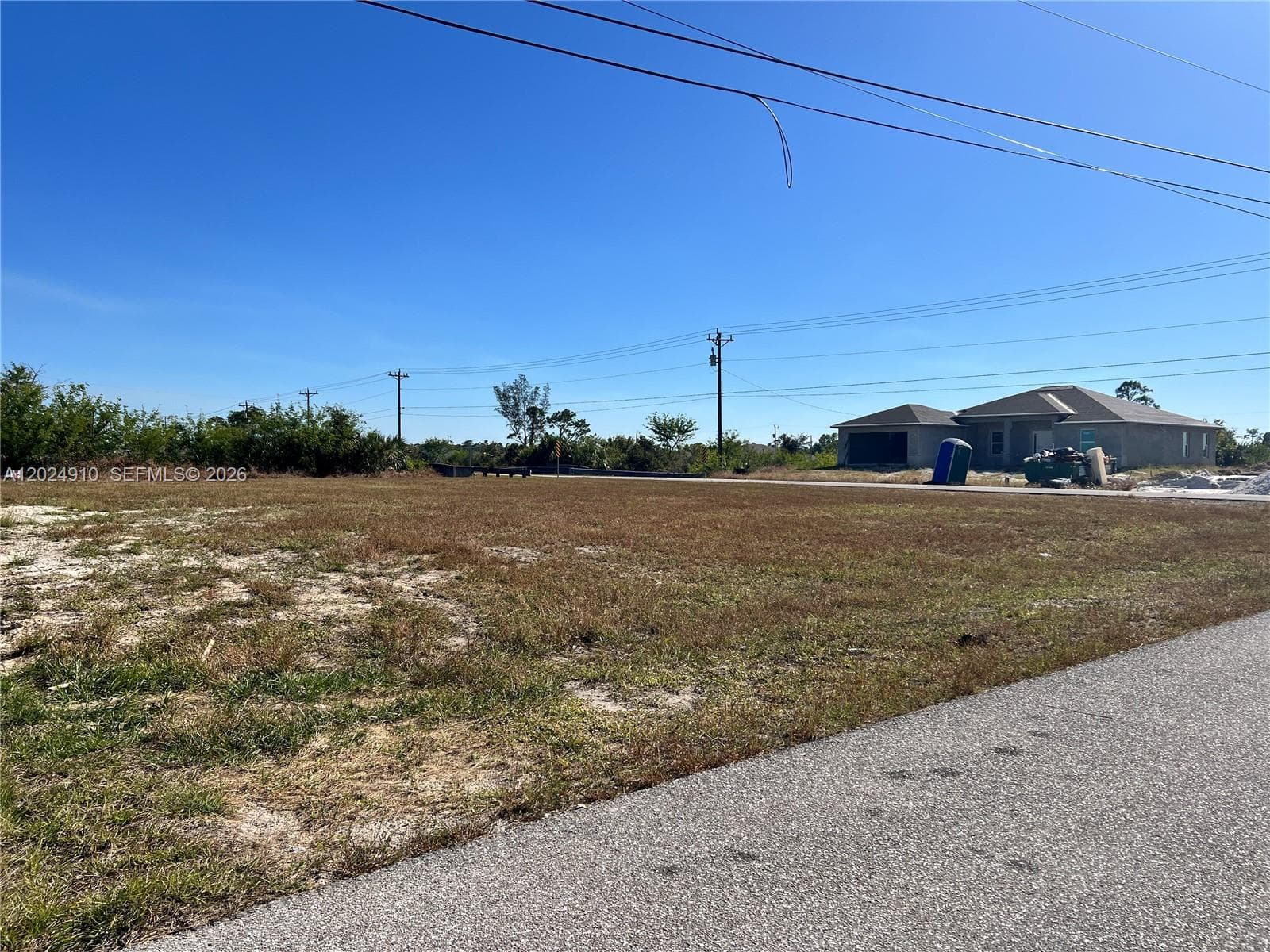 3239 NE 9 Avenue, Cape Coral FL 33909