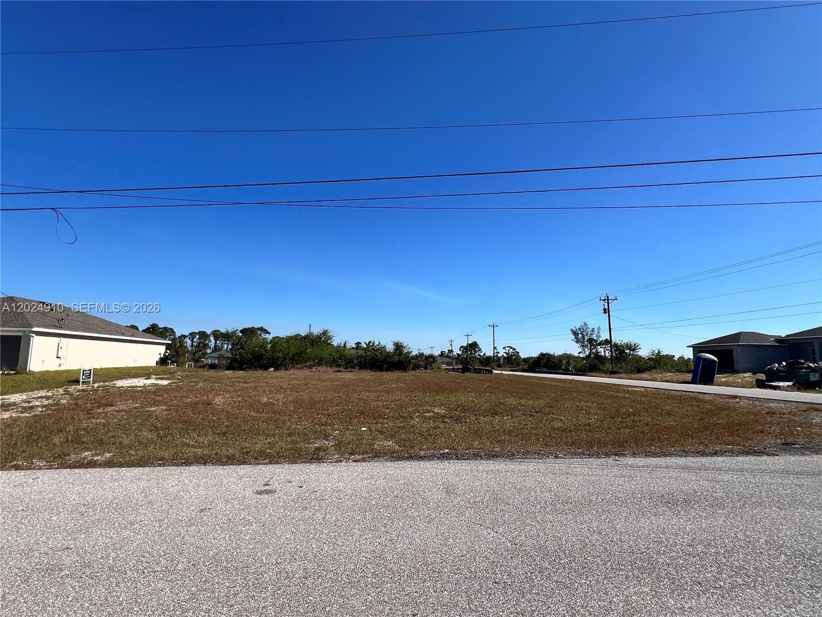 3239 NE 9 Avenue, Cape Coral FL 33909