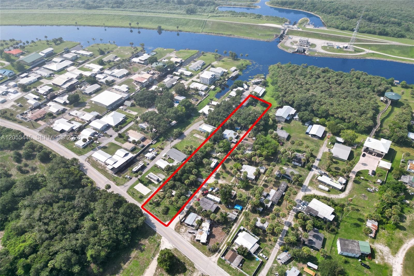 1059 Marina Ln, Moore Haven FL 33471