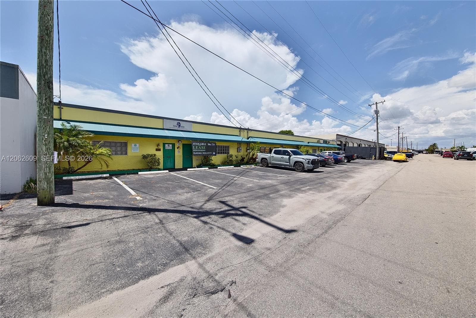 950 NE 40th Ct, Oakland Park FL 33334