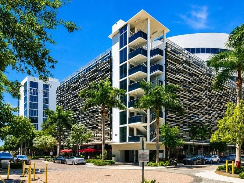 2920 NE 207th St # 801, Aventura FL 33180