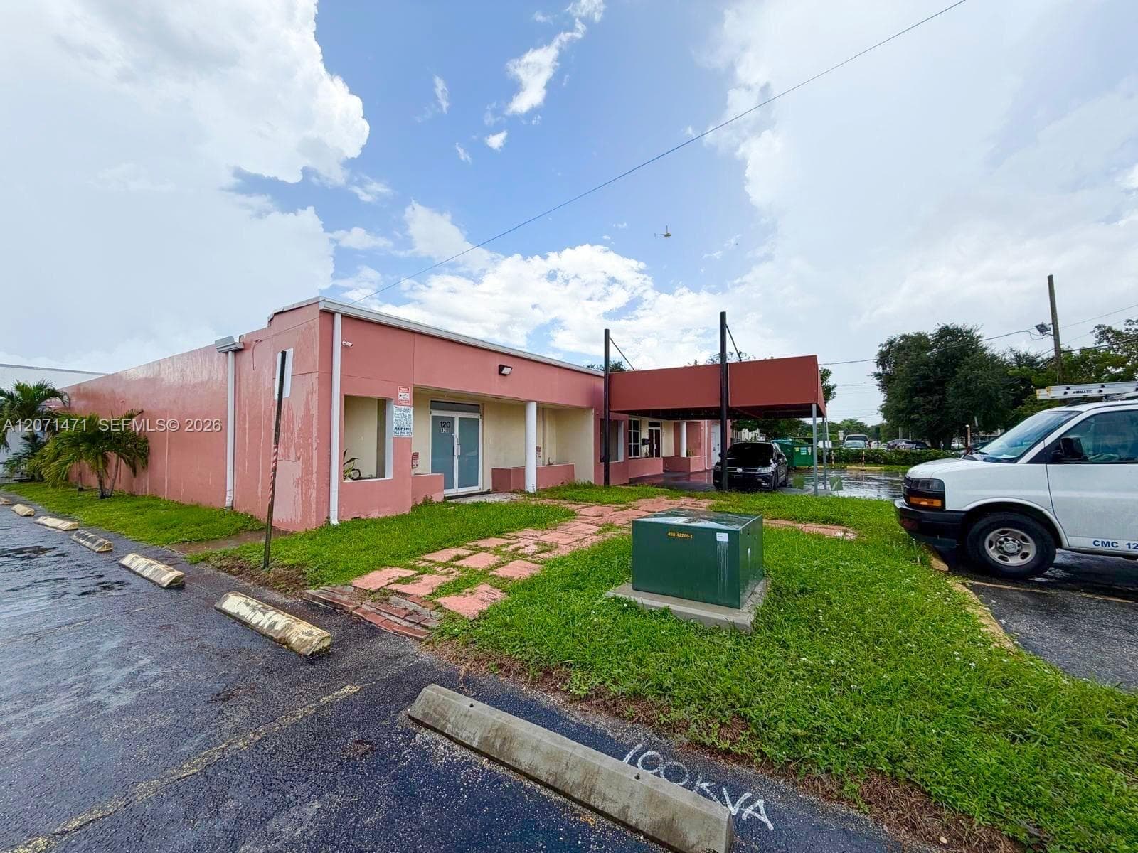 120 SW 70th Ave, Pembroke Pines FL 33023