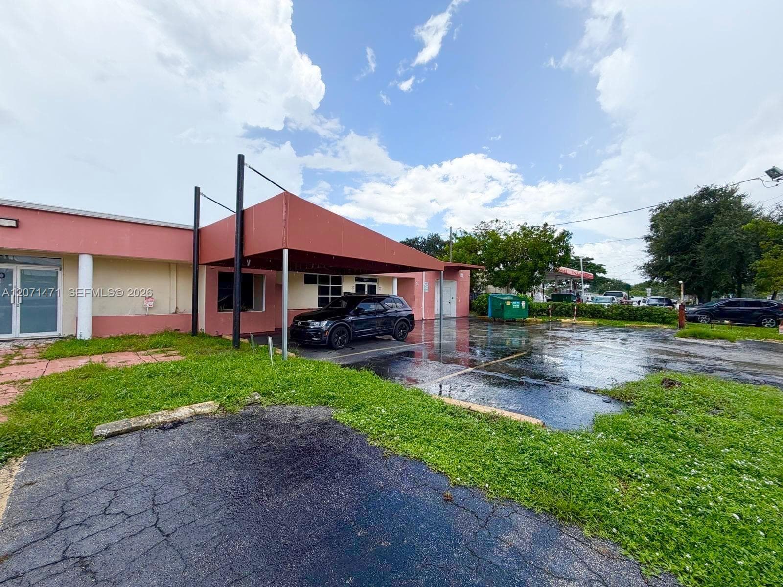 120 SW 70th Ave, Pembroke Pines FL 33023