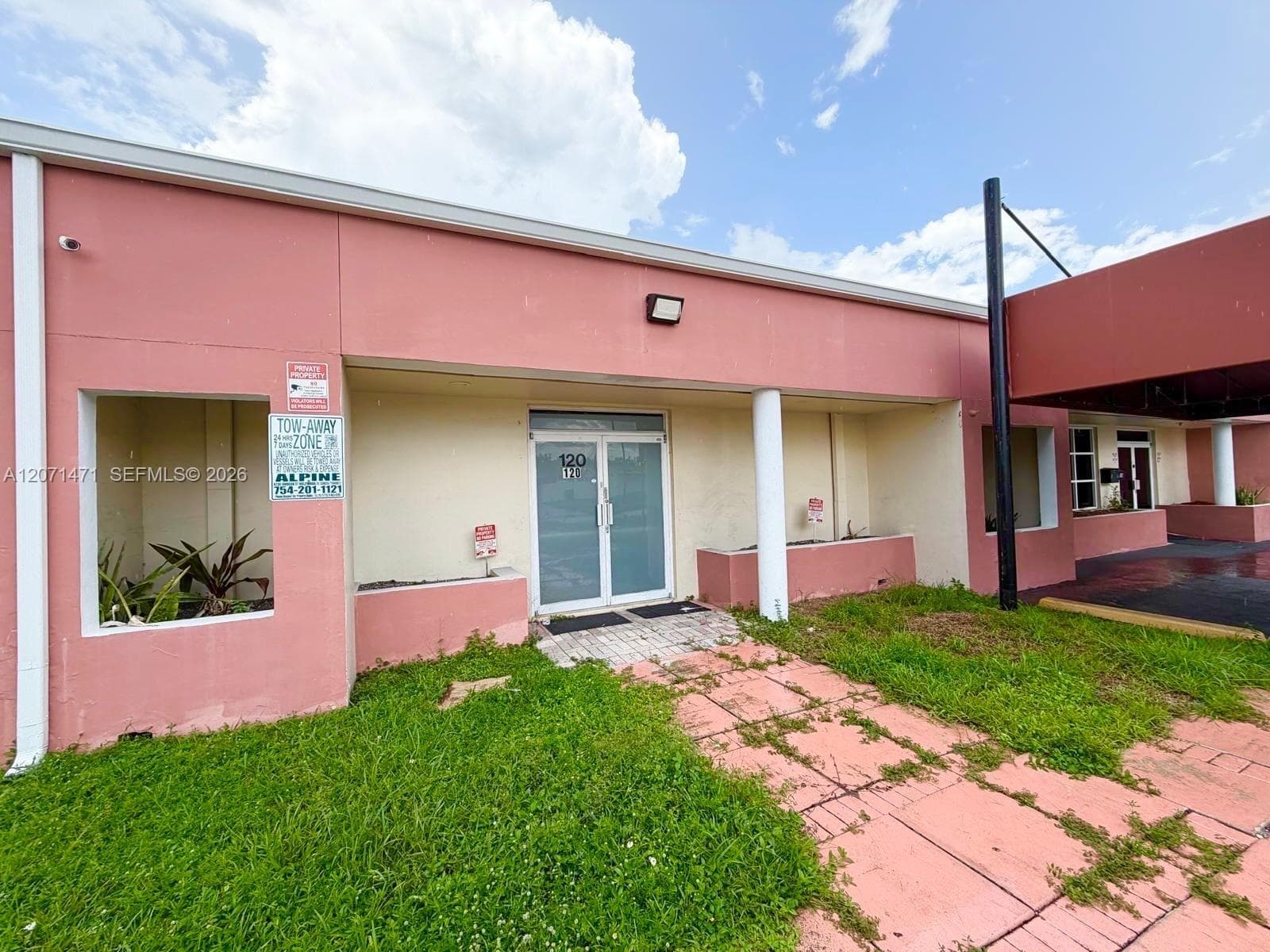 120 SW 70th Ave, Pembroke Pines FL 33023