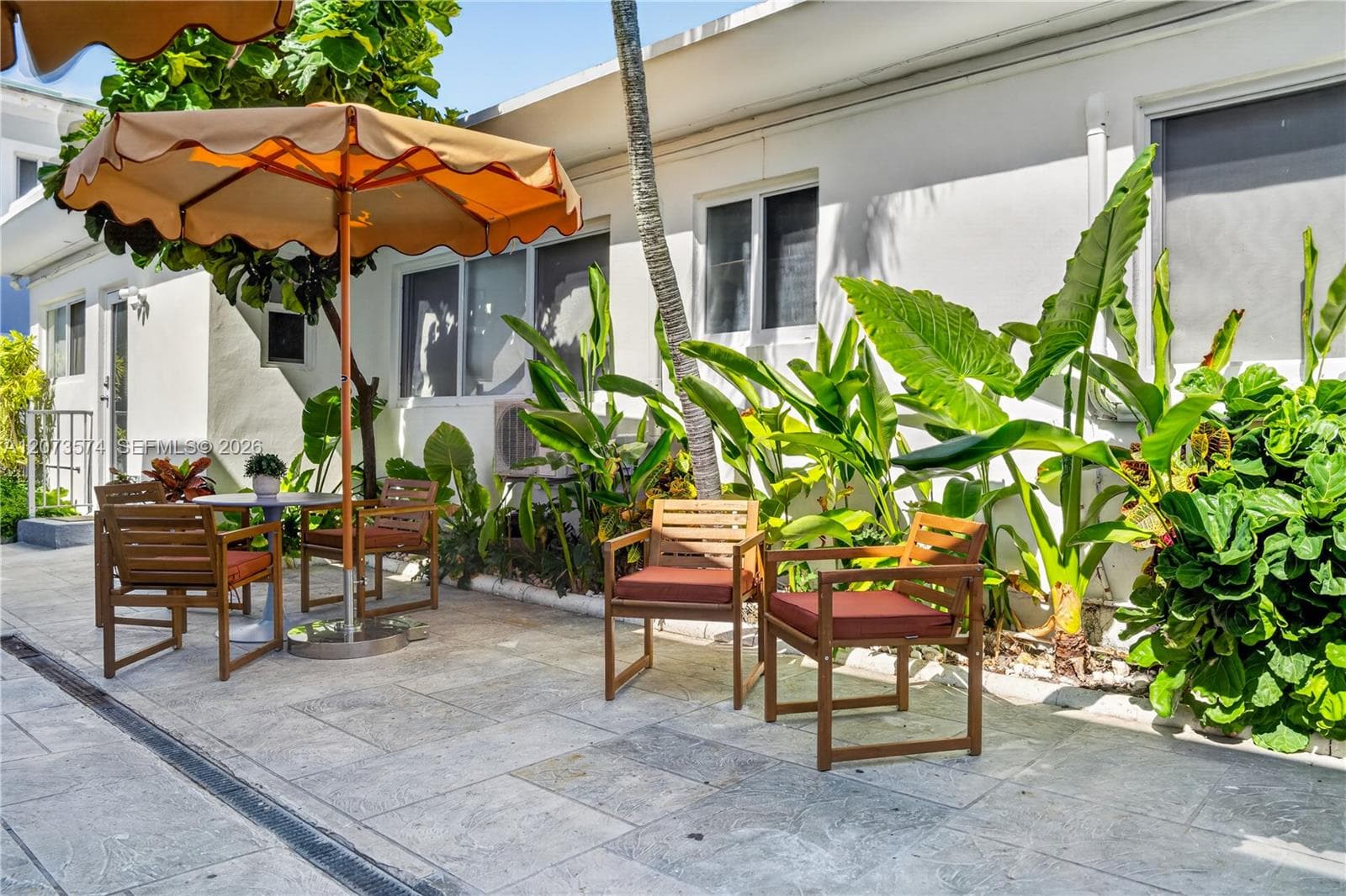 325 Harding St, Hollywood FL 33019