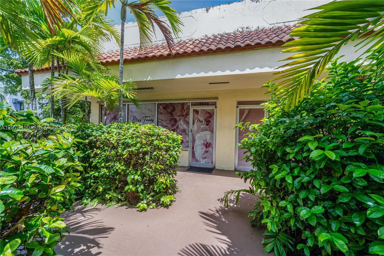 1600 W 38th Pl, Hialeah FL 33012