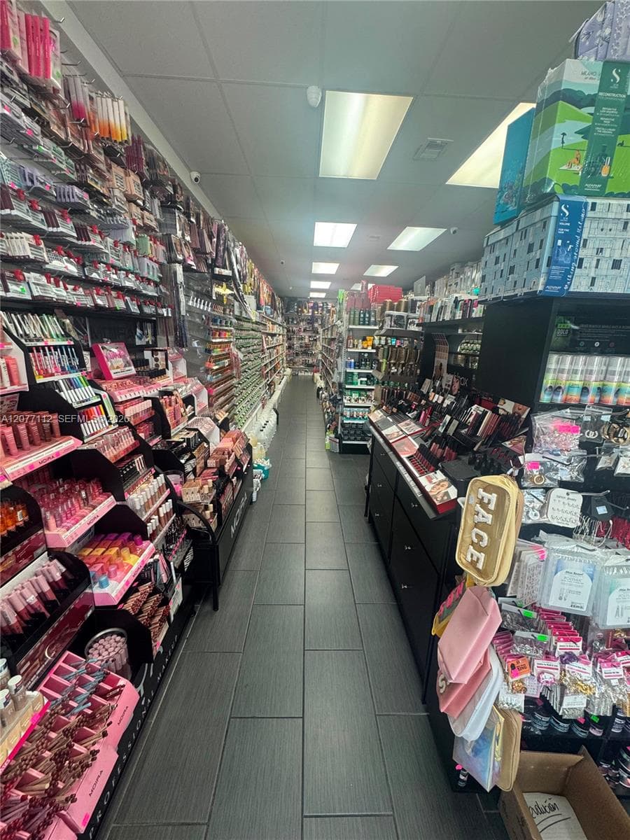 Hialeah, FL, 33015