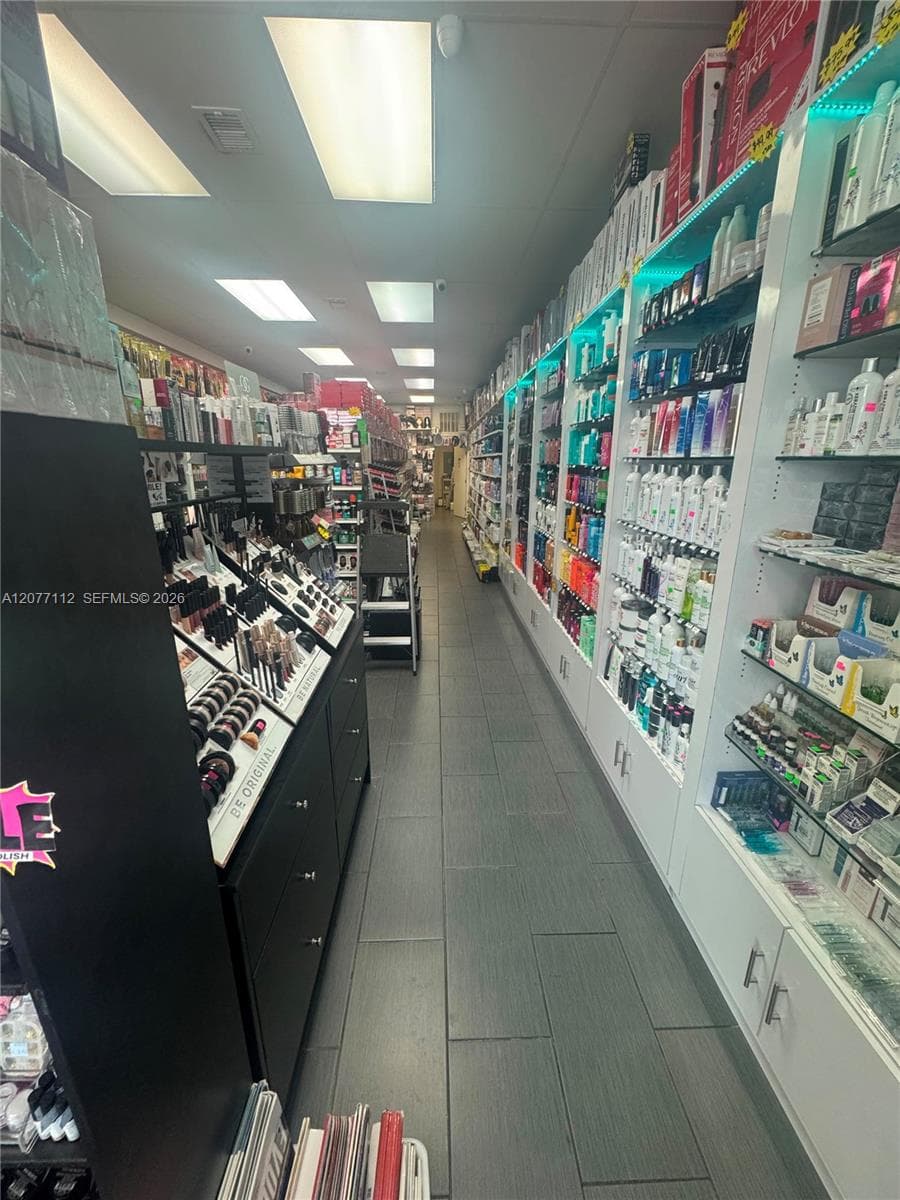 Hialeah, FL, 33015