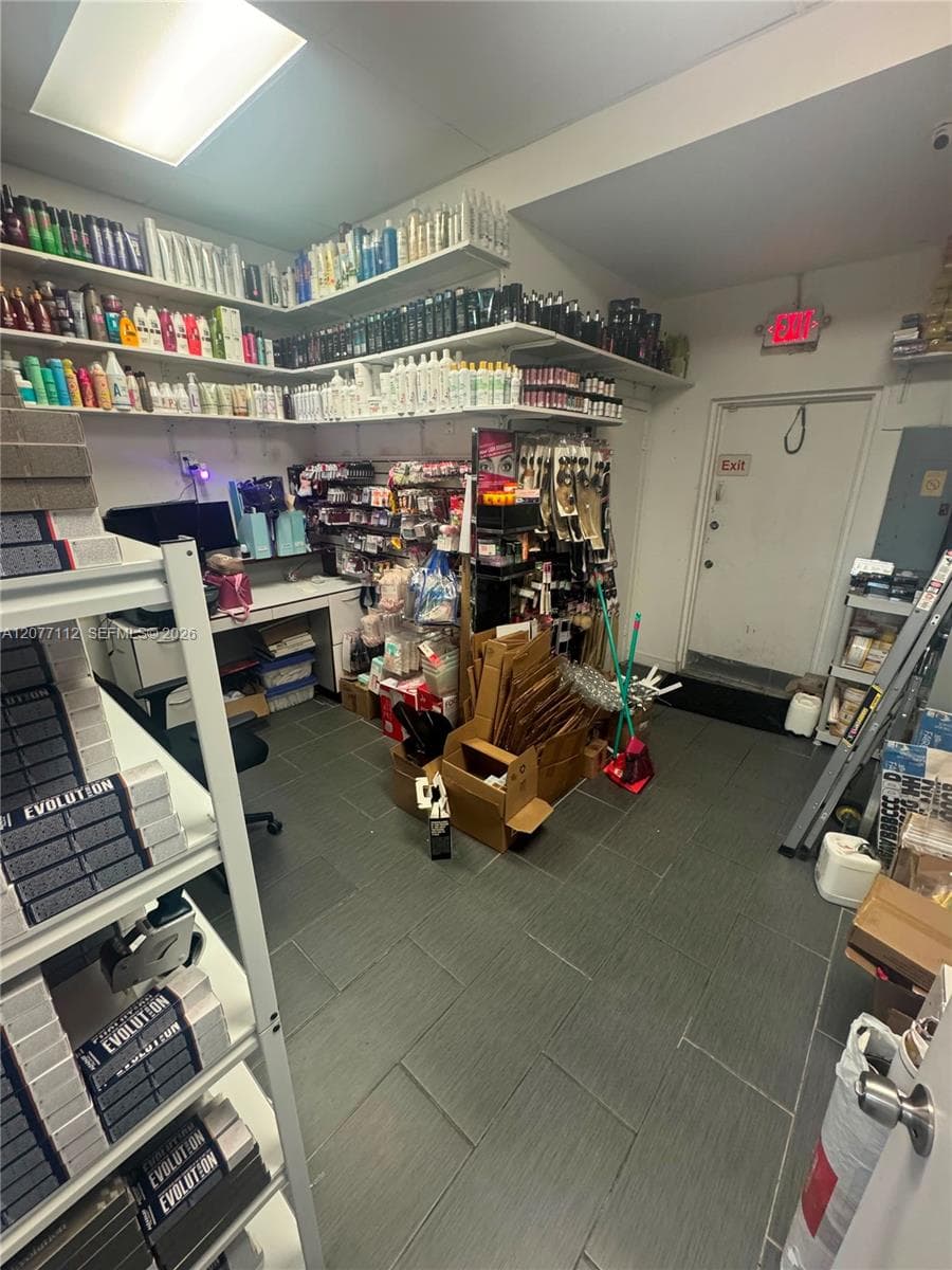Hialeah, FL, 33015
