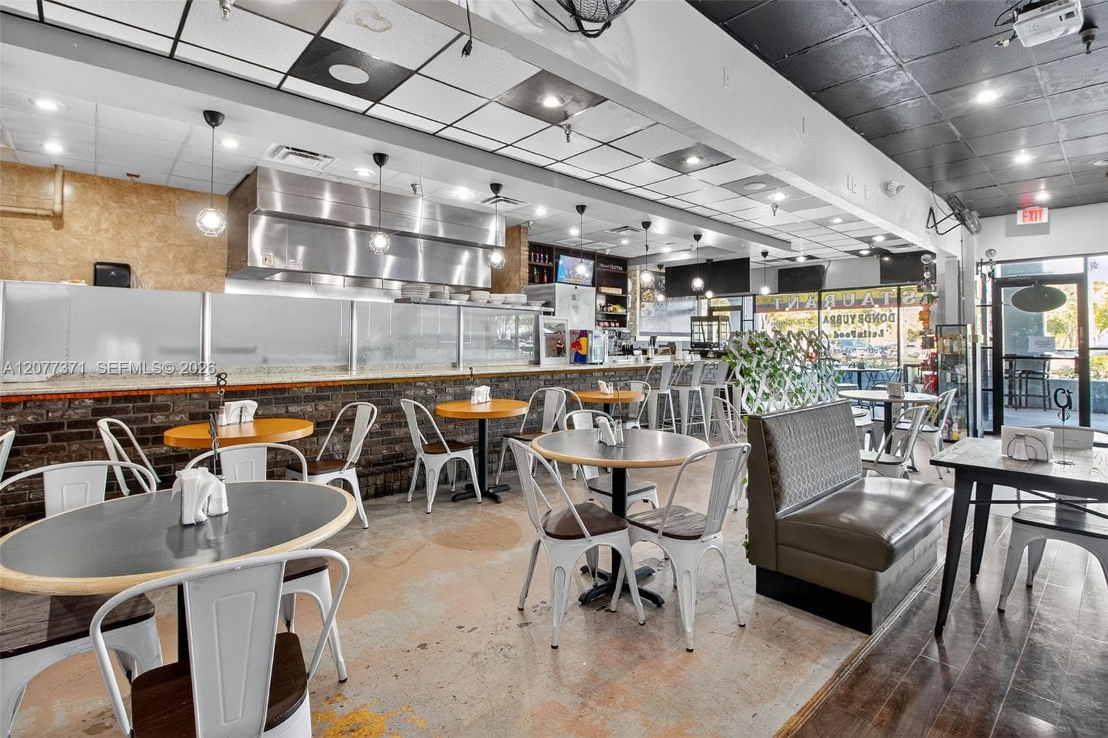 Restaurant and Bar For Sale In Coral Springs, Coral Springs FL 33071