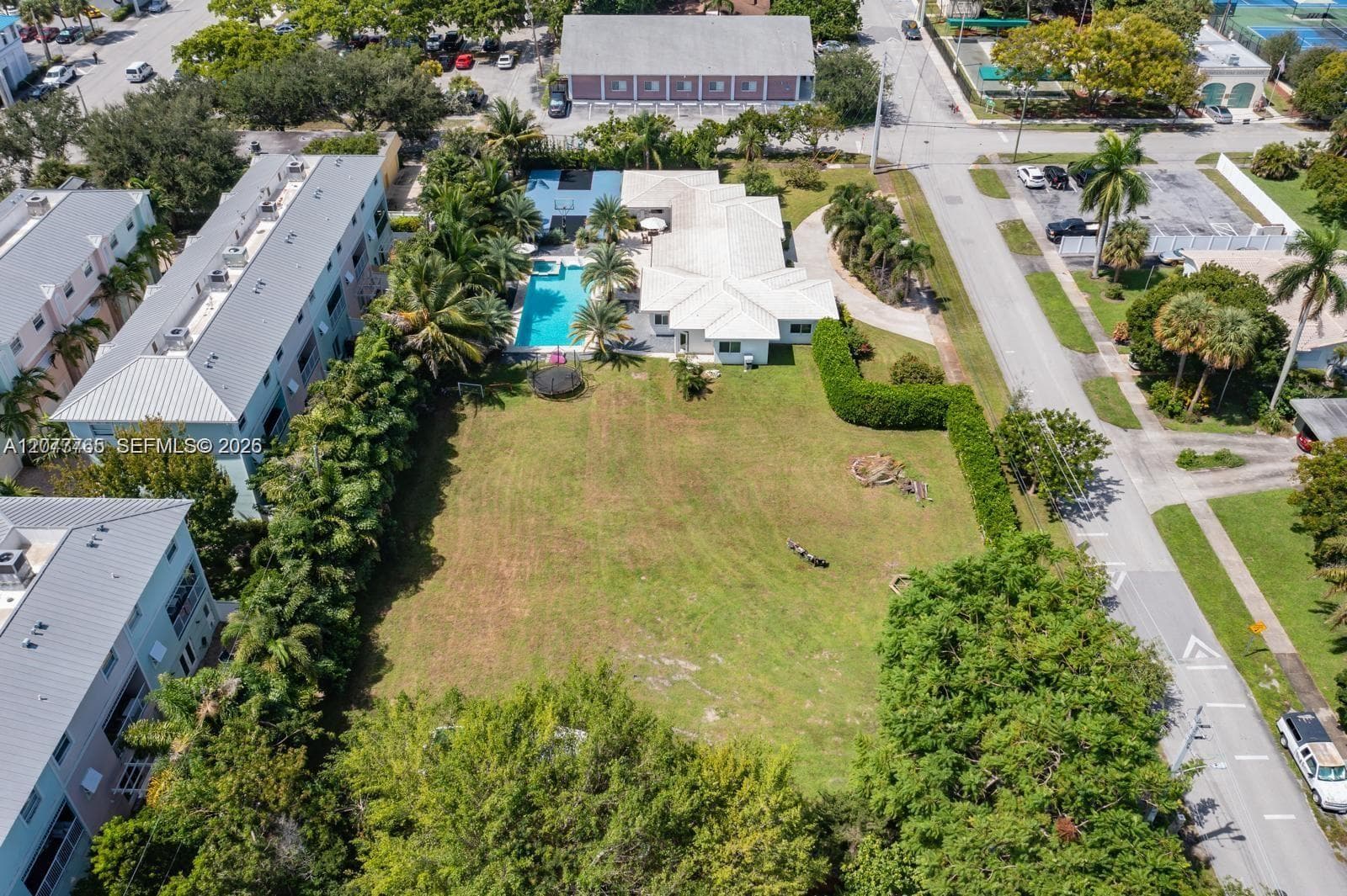 412 NE 2nd St, Pompano Beach FL 33060