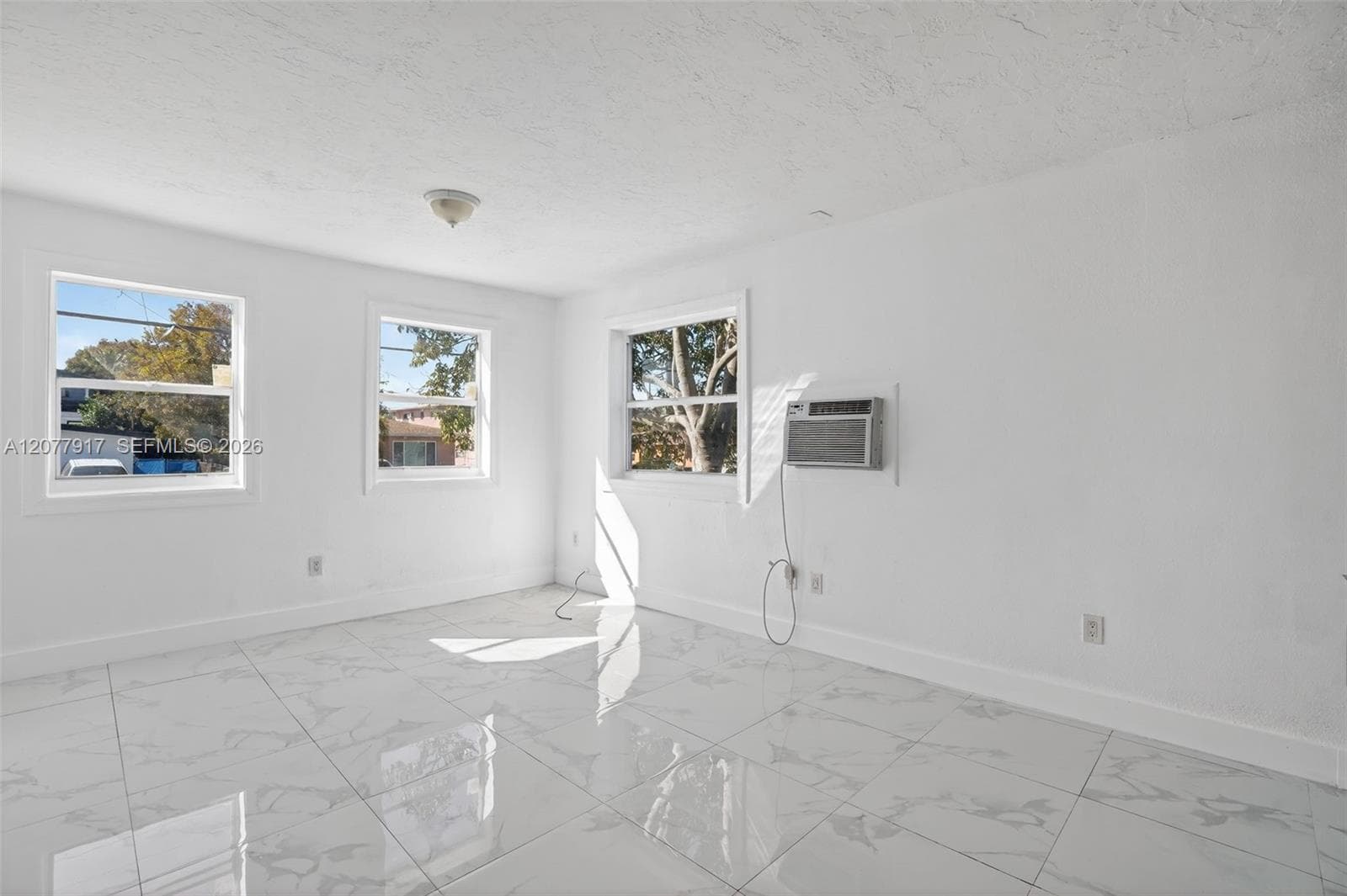 Miami, FL, 33127