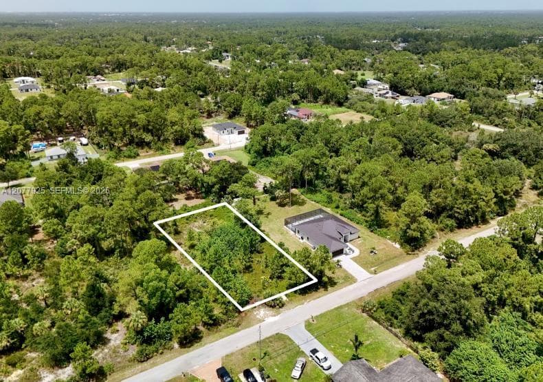 811 Edison Ave, Lehigh Acres FL 33972