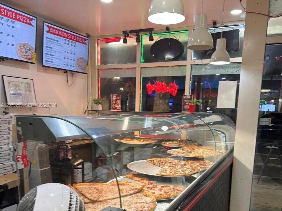 Pizzeria Conf., Miami FL 33131