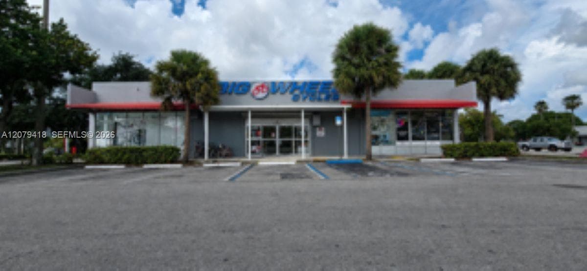 7035 Taft St, Hollywood FL 33024