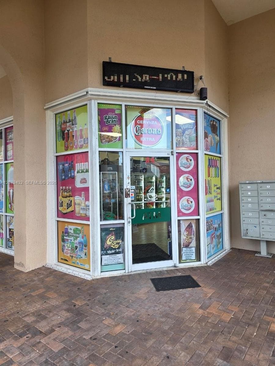 Miami, FL, 33196