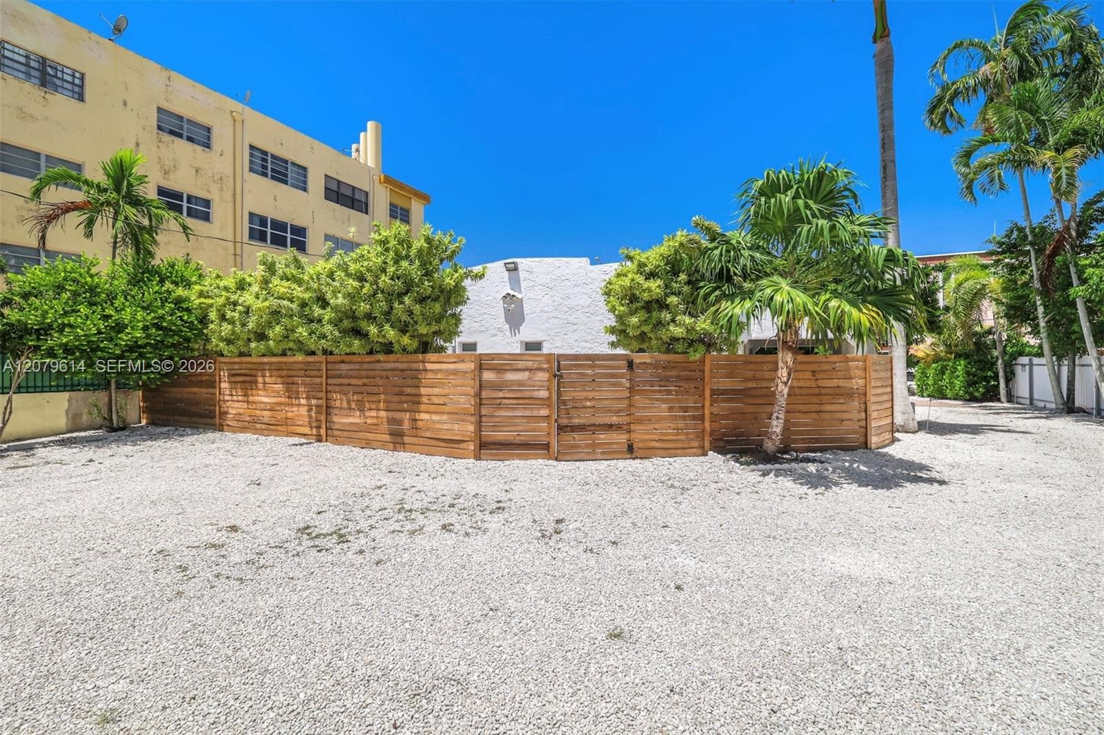 340 NE 125th St, North Miami FL 33161