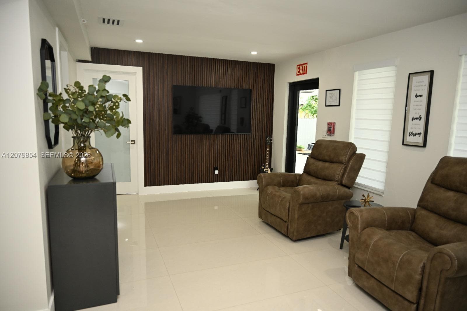 850 W 51st Pl, Hialeah FL 33012